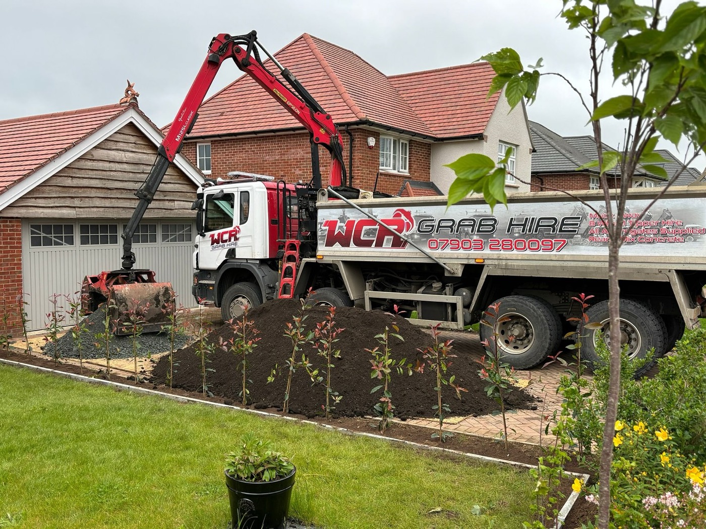 WCR Grab Hire — real grab lorry, muck away and aggregate work in Essex & London
