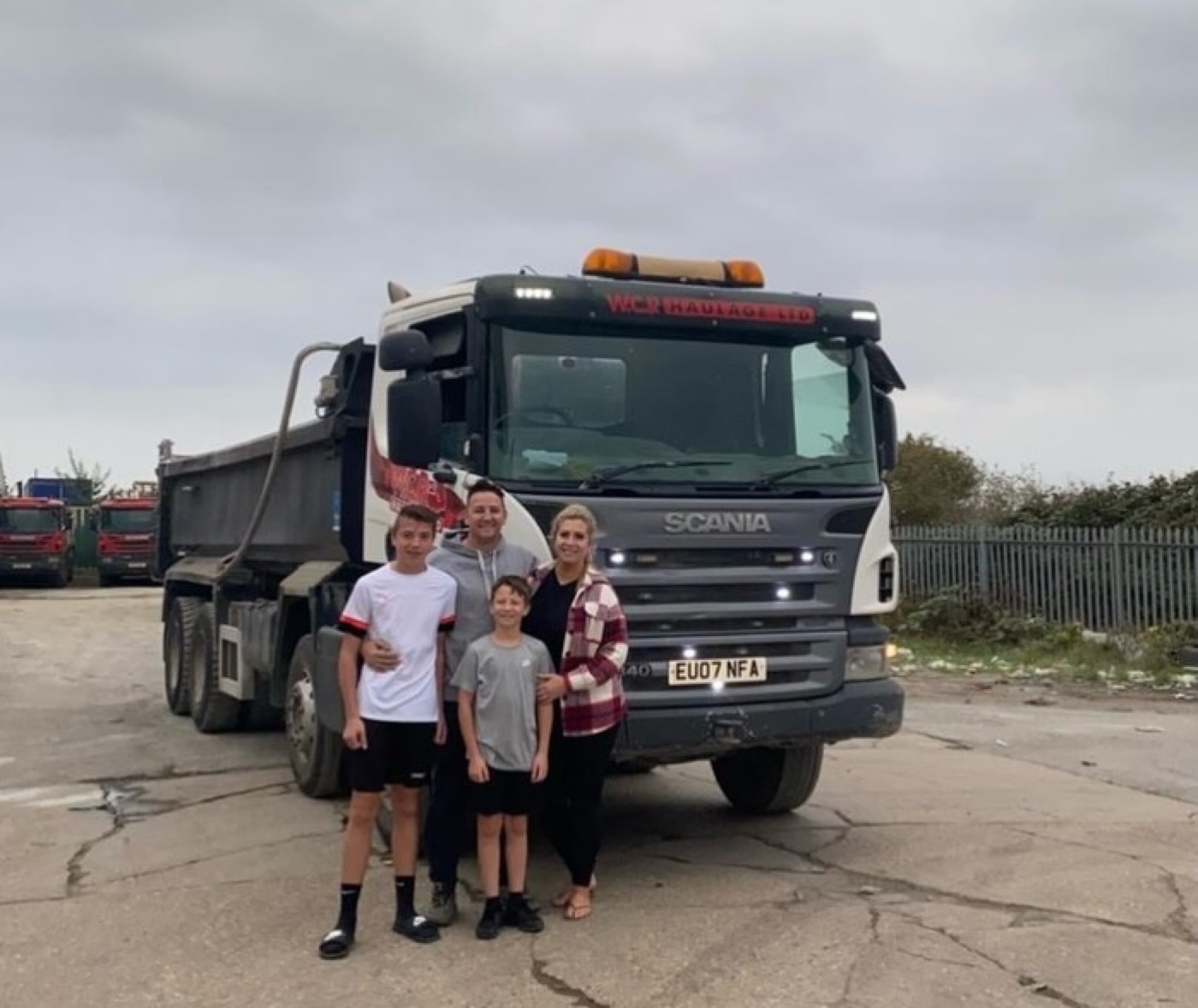 WCR Grab Hire — real grab lorry, muck away and aggregate work in Essex & London