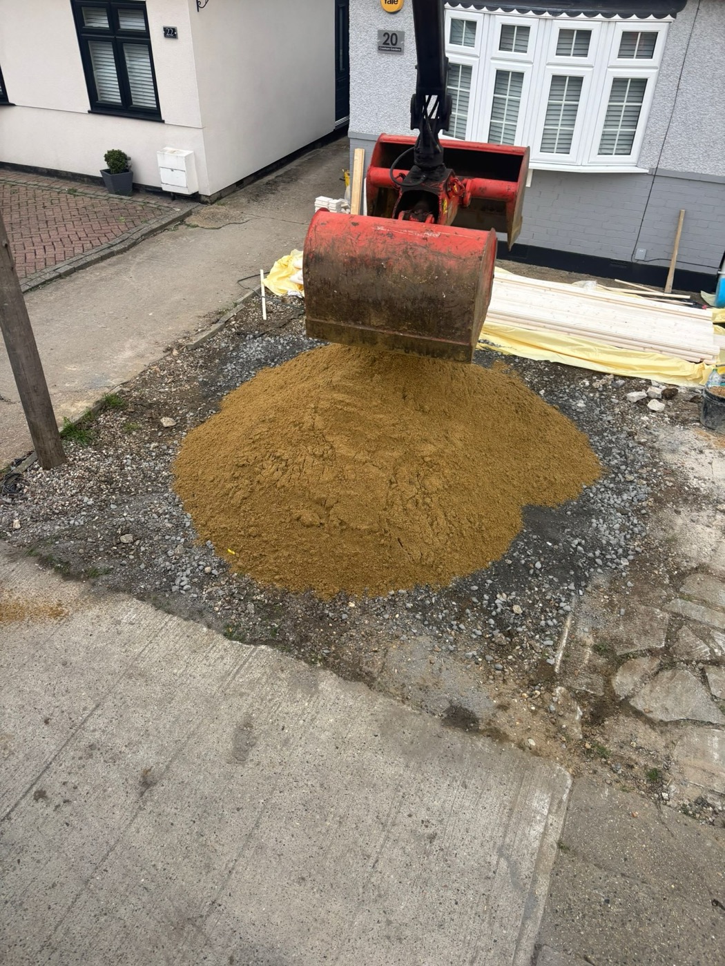 WCR Grab Hire — real grab lorry, muck away and aggregate work in Essex & London